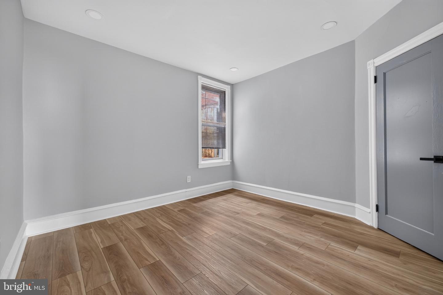 1612 S 56th St #b Property Photo 9
