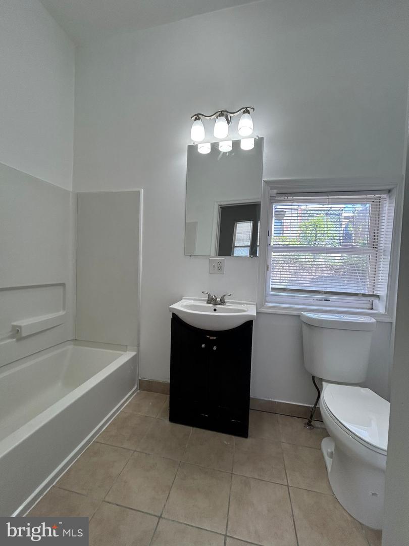 2225 N 17th St Property Photo 5