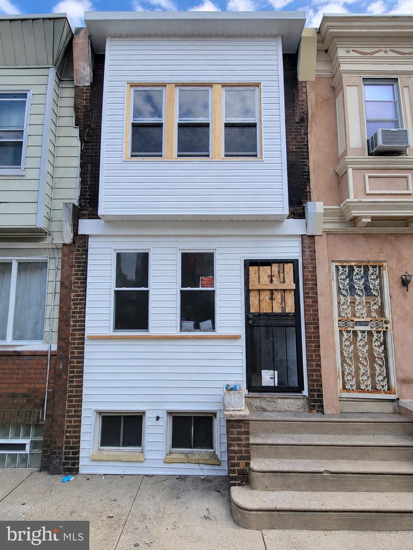 3223 N Dover St Property Photo 1