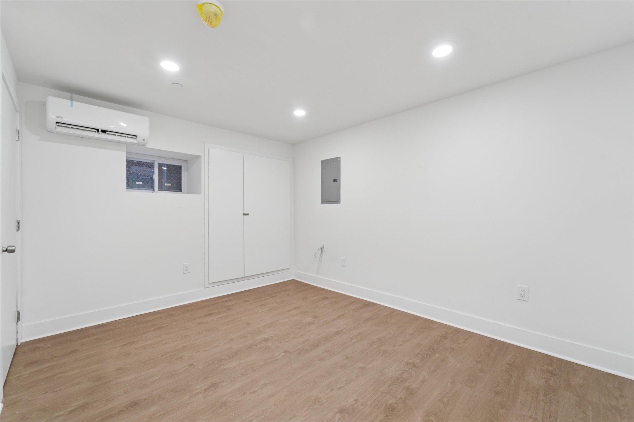 812 W Roosevelt Blvd Property Photo 3