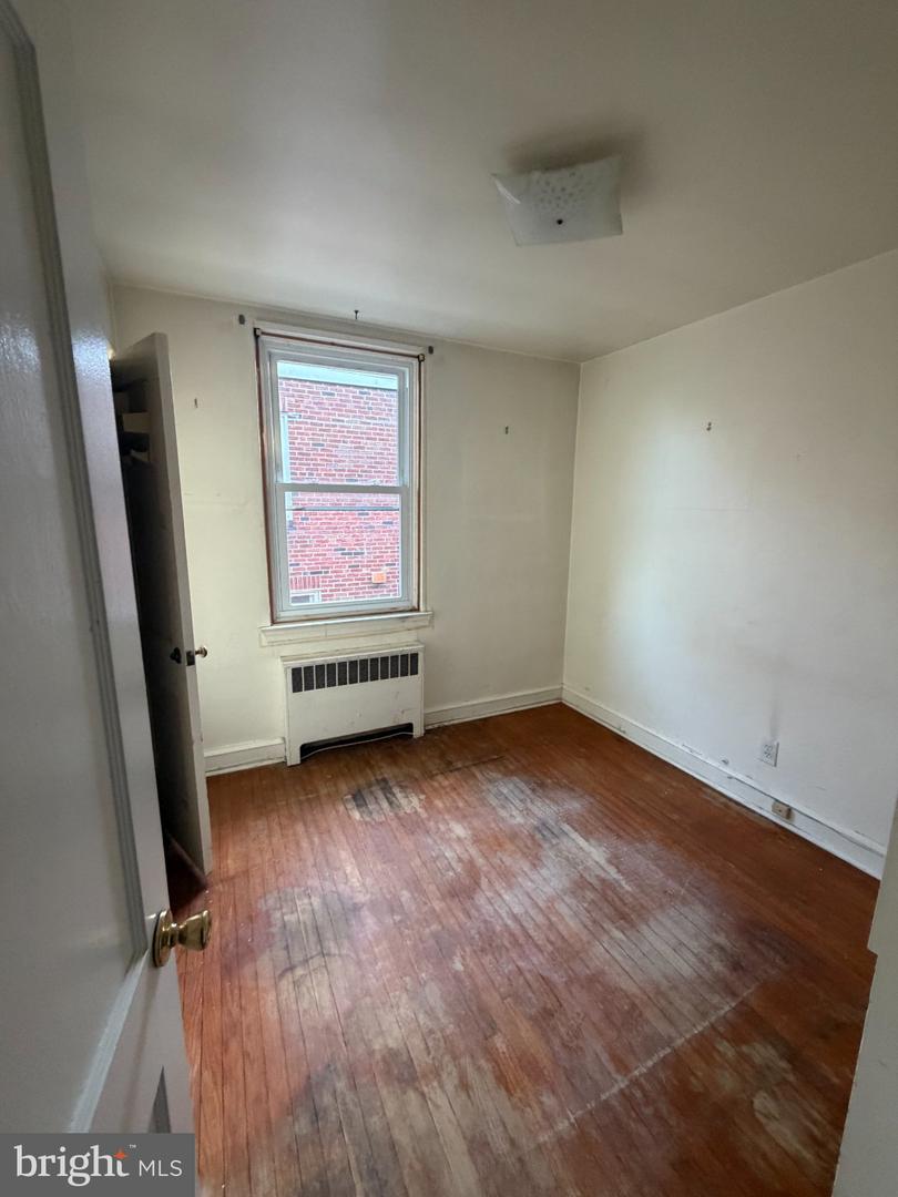 941 E Slocum St Property Photo 15