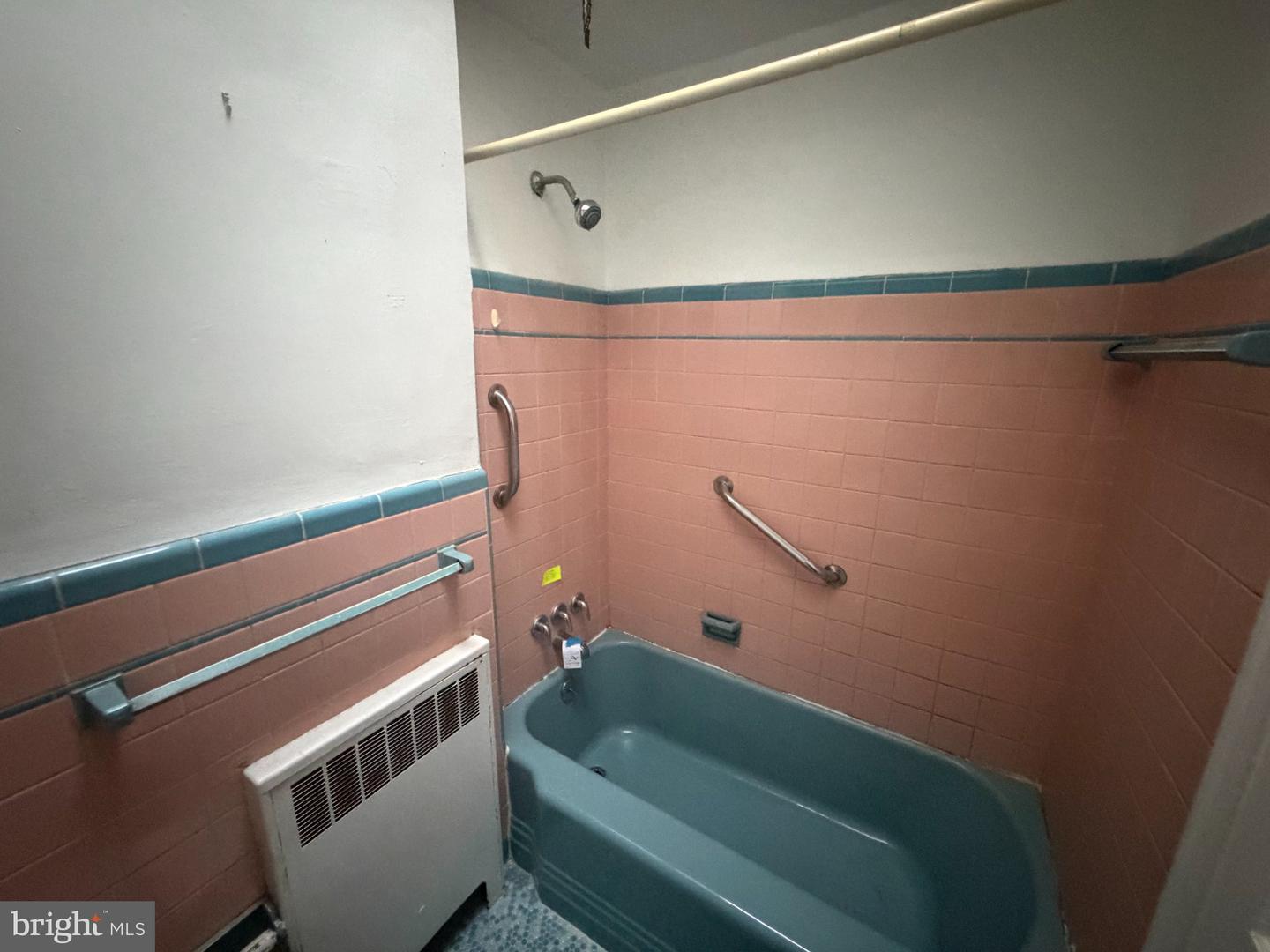 941 E Slocum St Property Photo 22