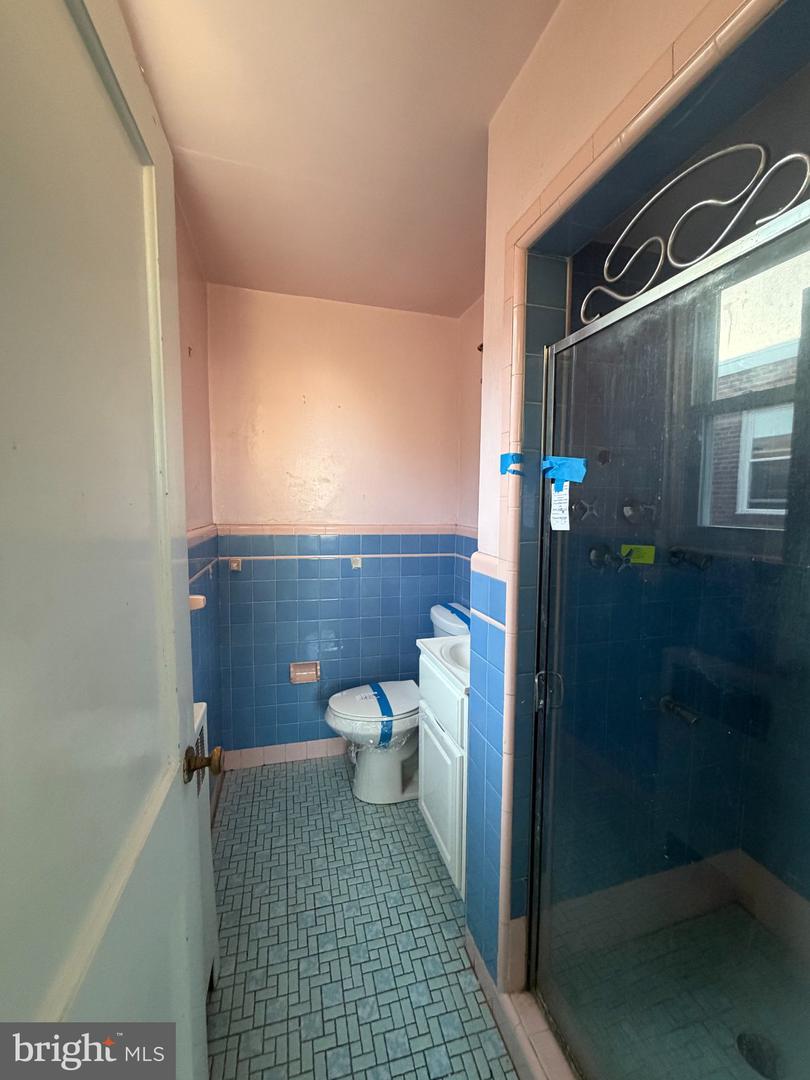 941 E Slocum St Property Photo 25