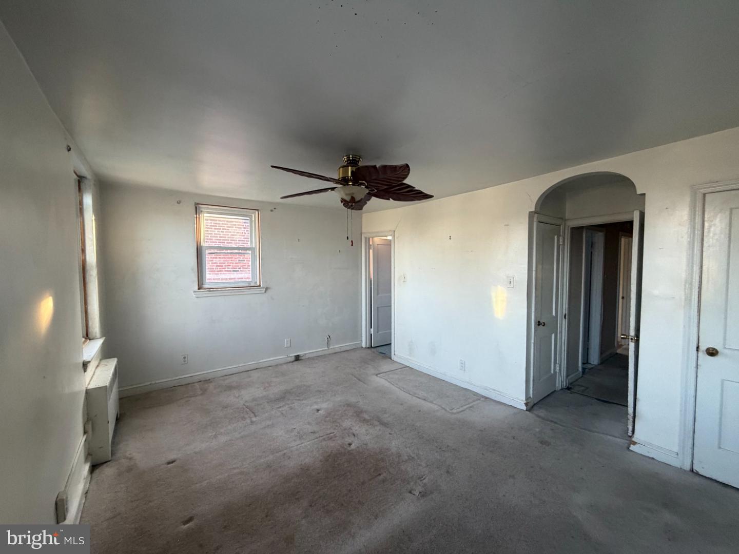 941 E Slocum St Property Photo 31