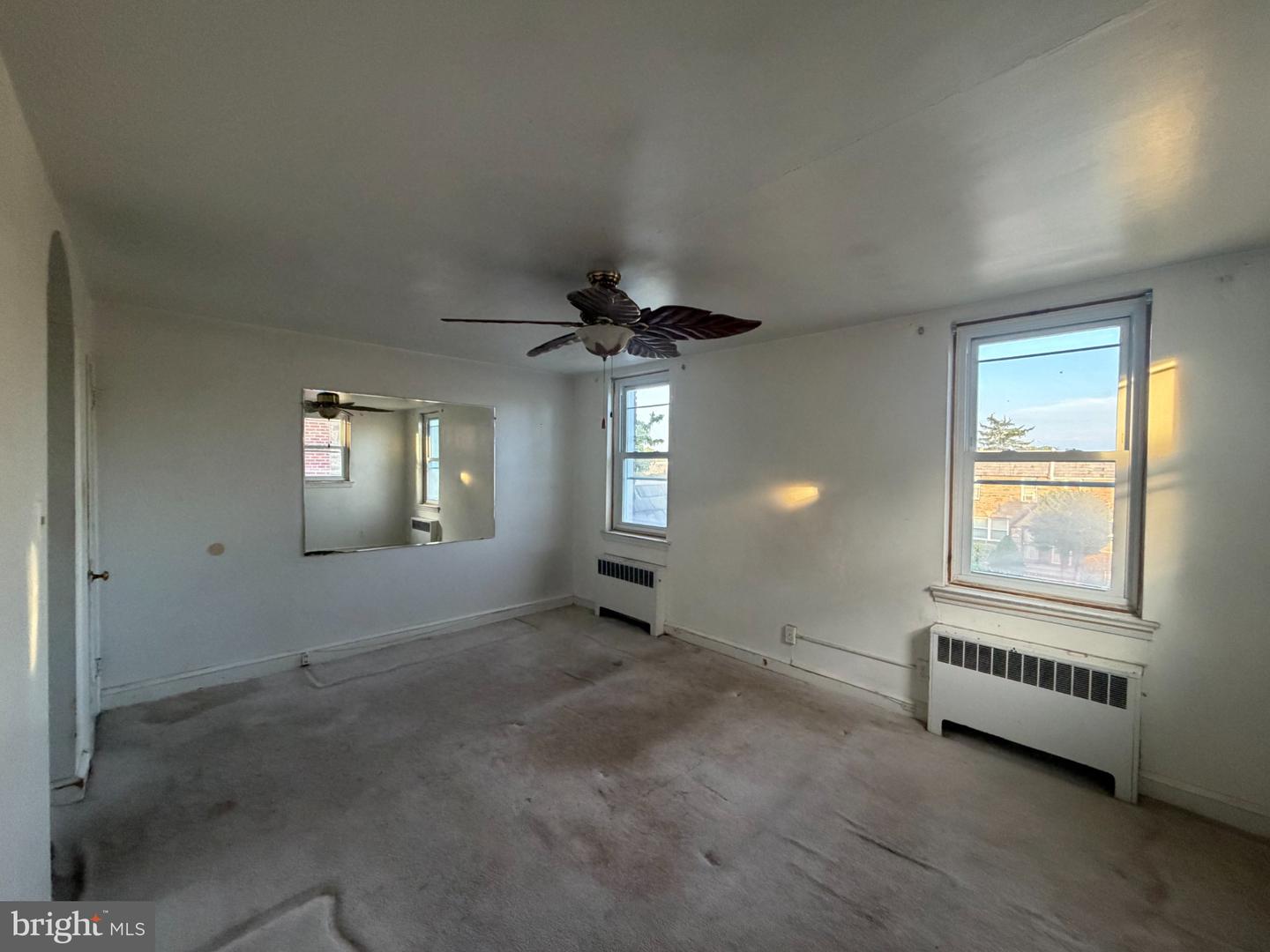 941 E Slocum St Property Photo 33