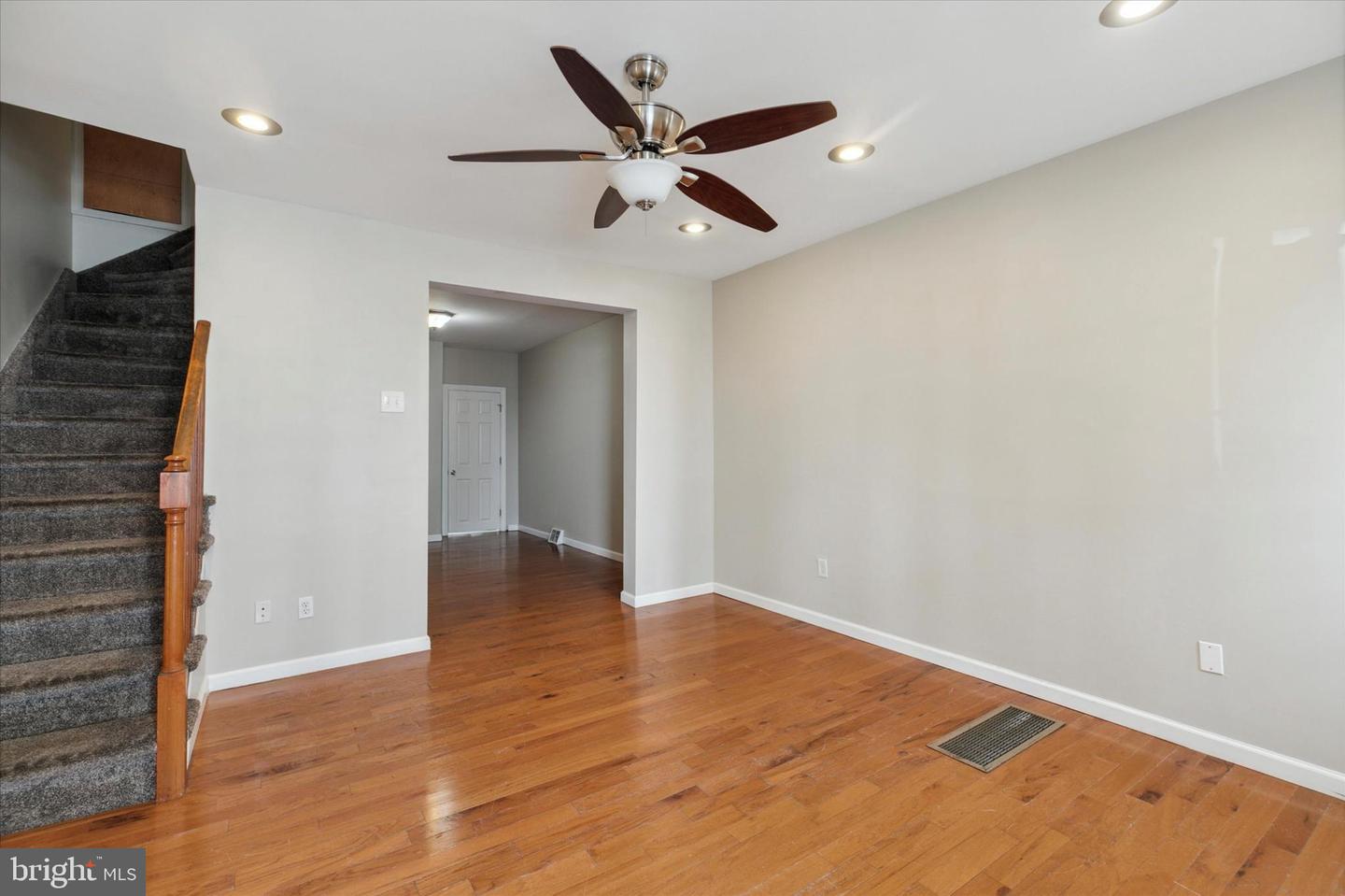 137 East St Property Photo 3