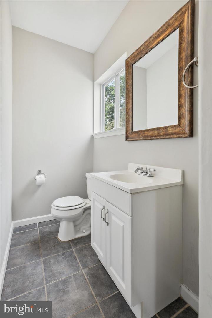 137 East St Property Photo 15