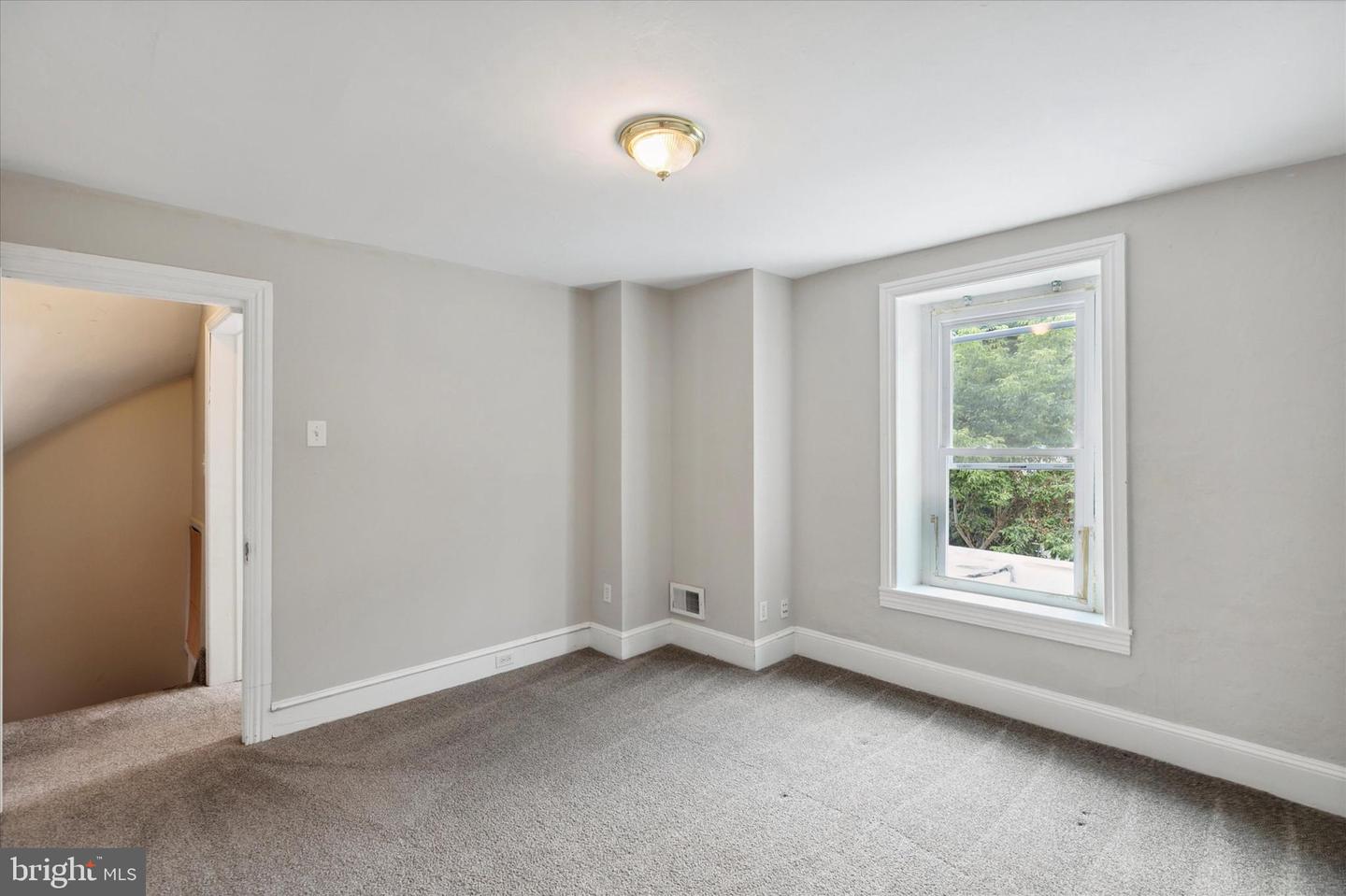 137 East St Property Photo 20