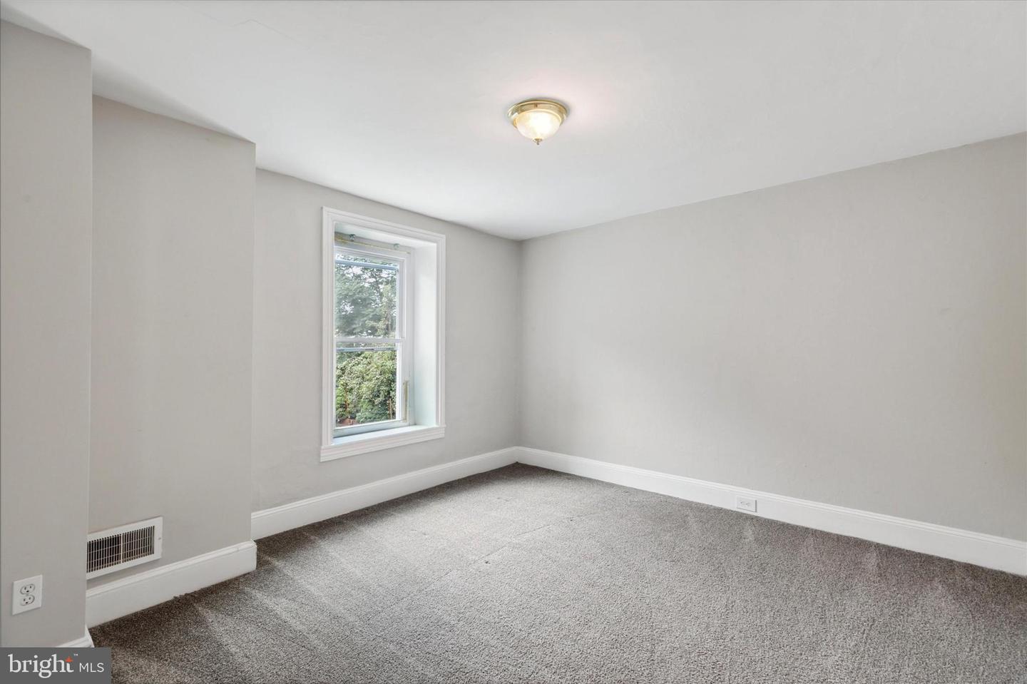 137 East St Property Photo 21