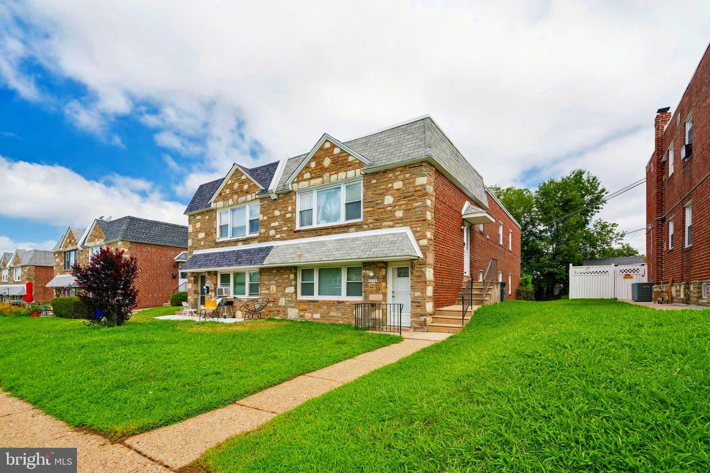 1711 LONEY ST Property Photo 1