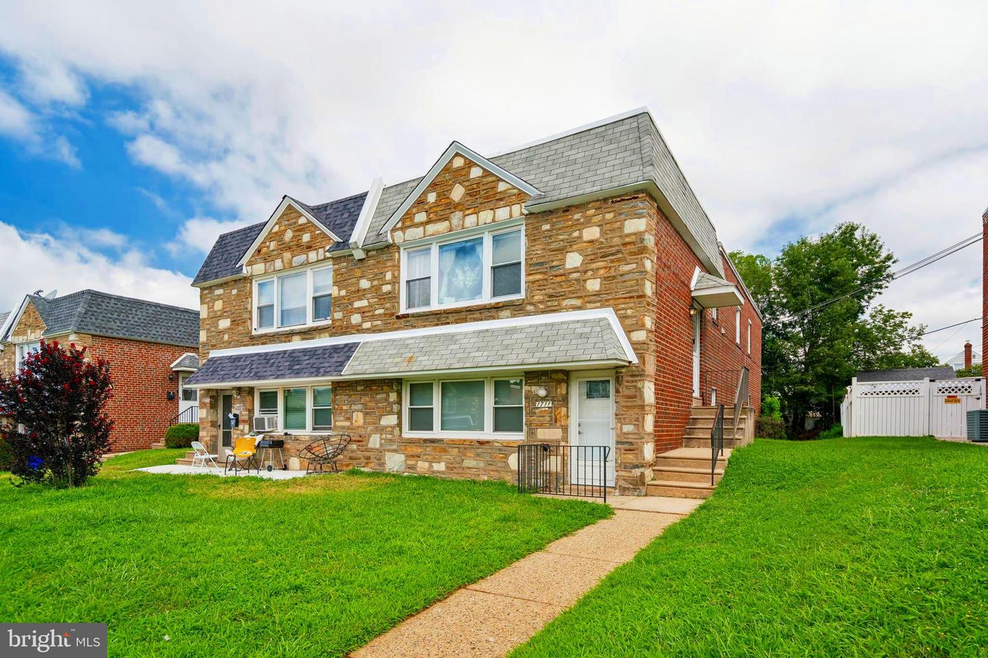 1711 Loney St Property Photo 3