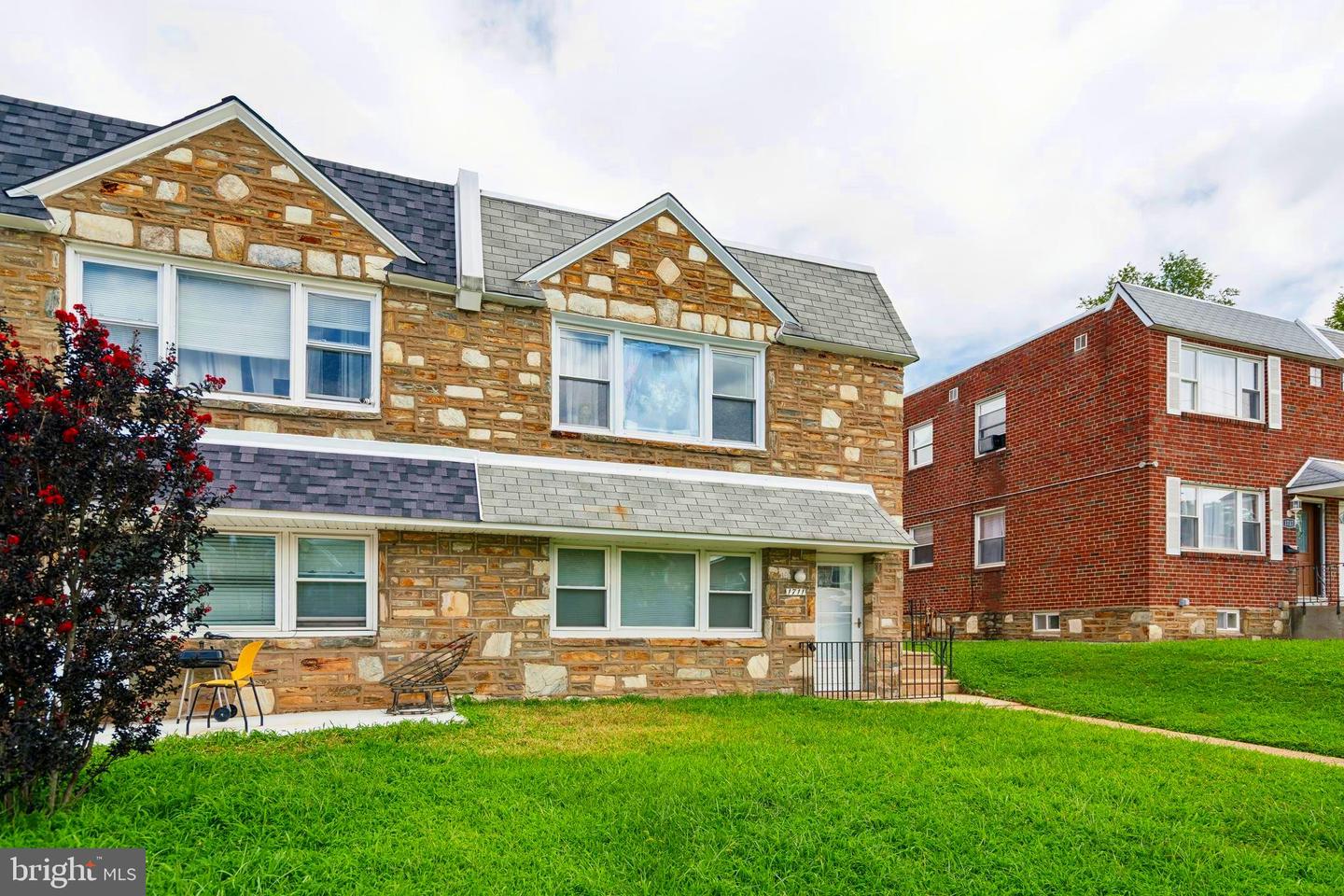 1711 Loney St Property Photo 4