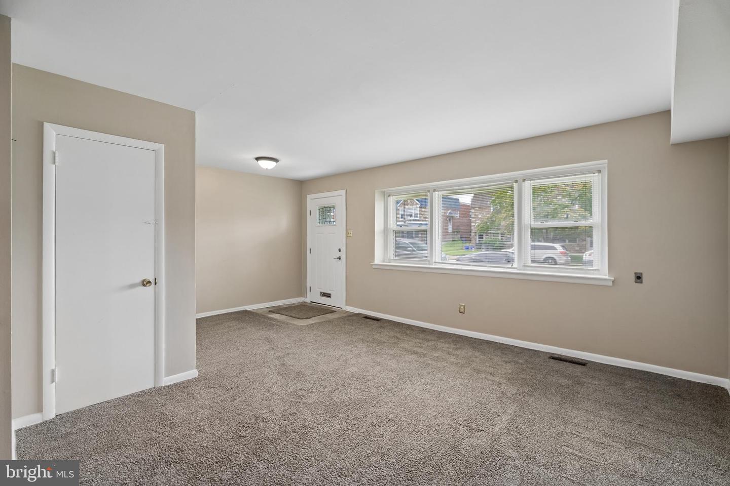 1711 Loney St Property Photo 8