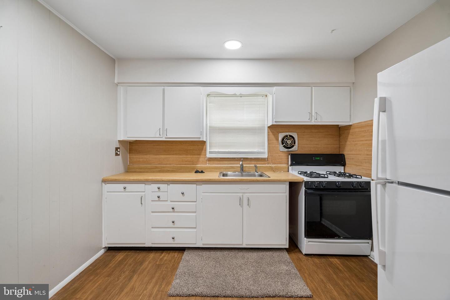 1711 Loney St Property Photo 15