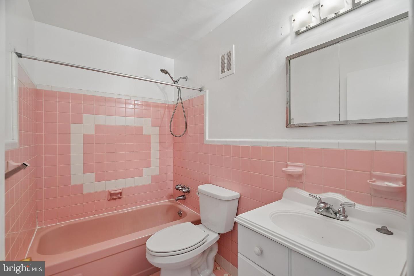 1711 Loney St Property Photo 19