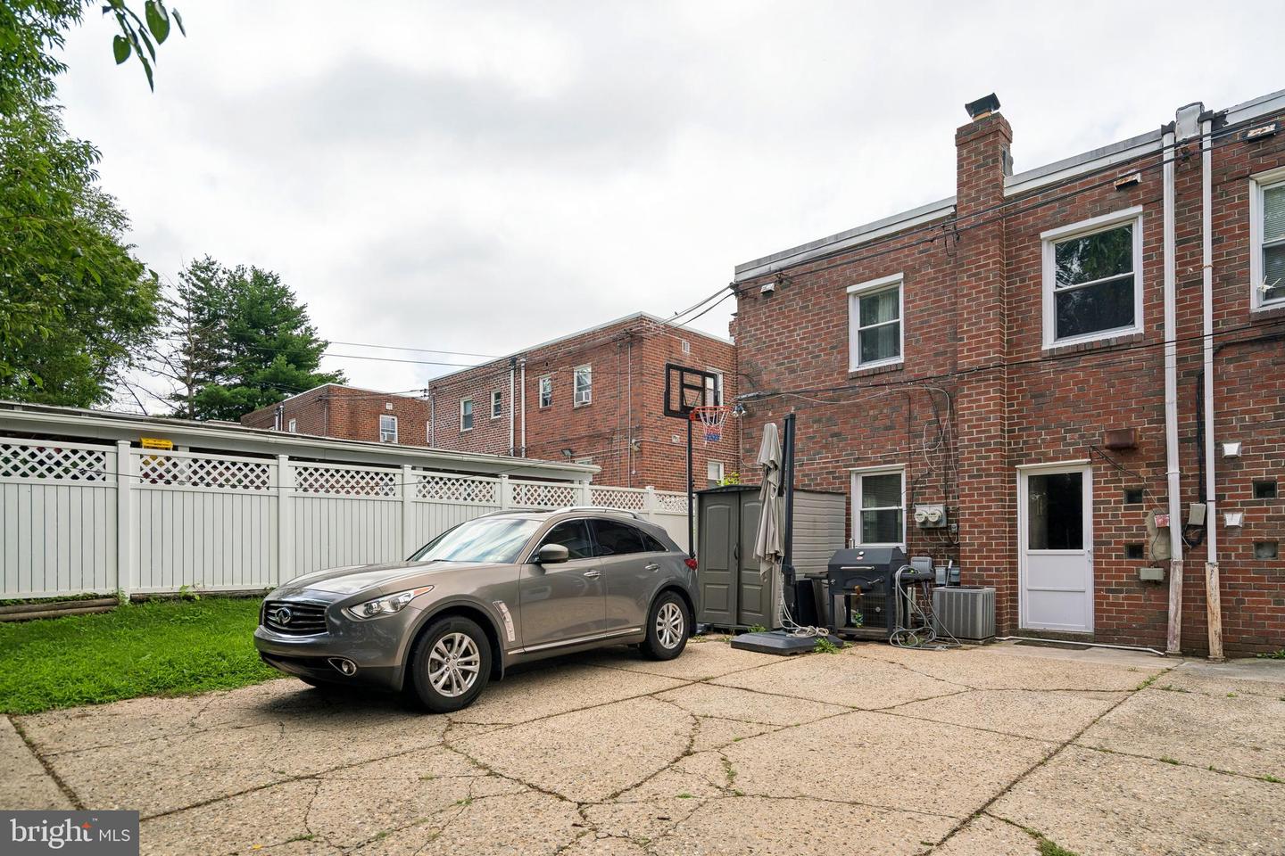 1711 Loney St Property Photo 47