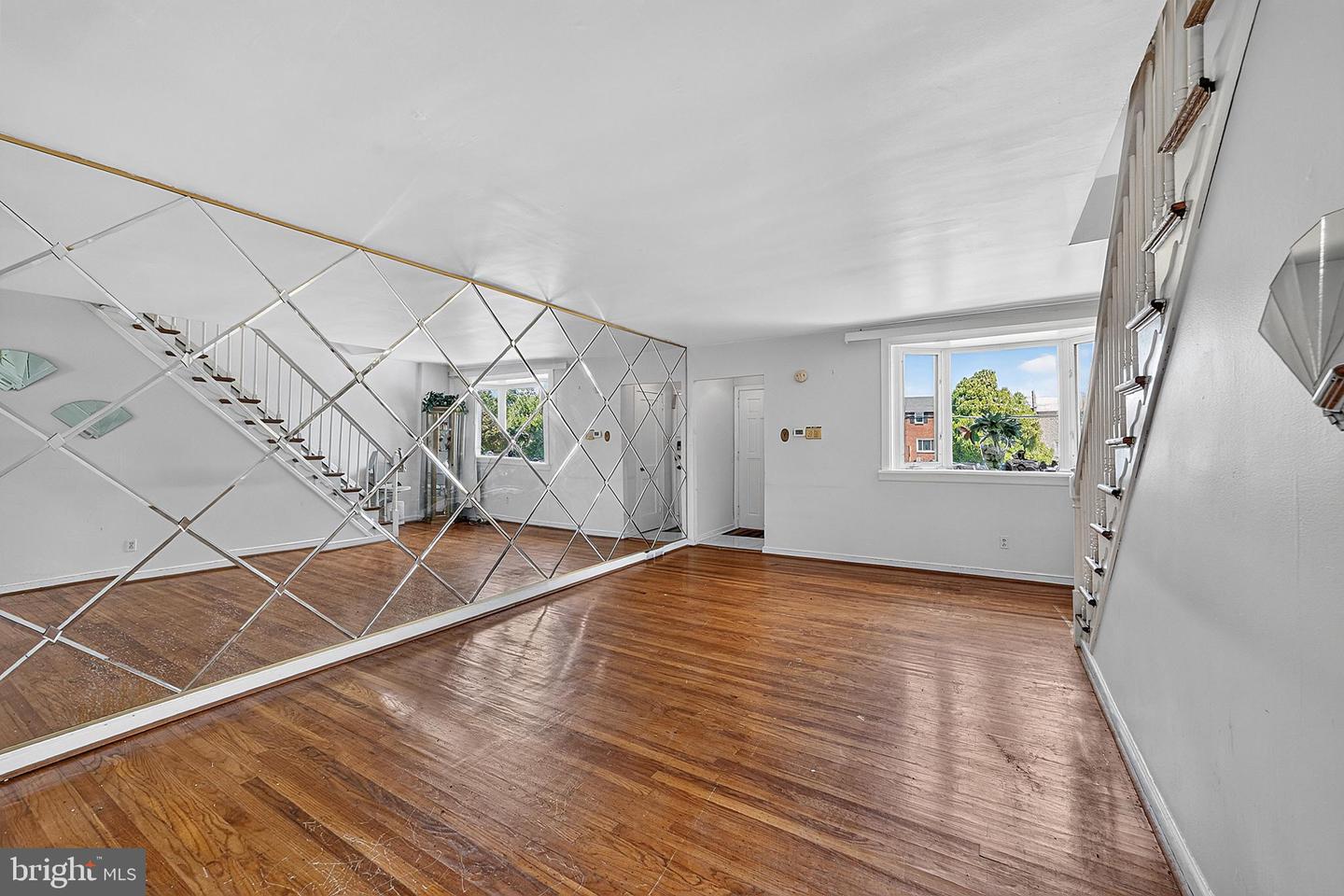 8318 Thouron Ave Property Photo 4