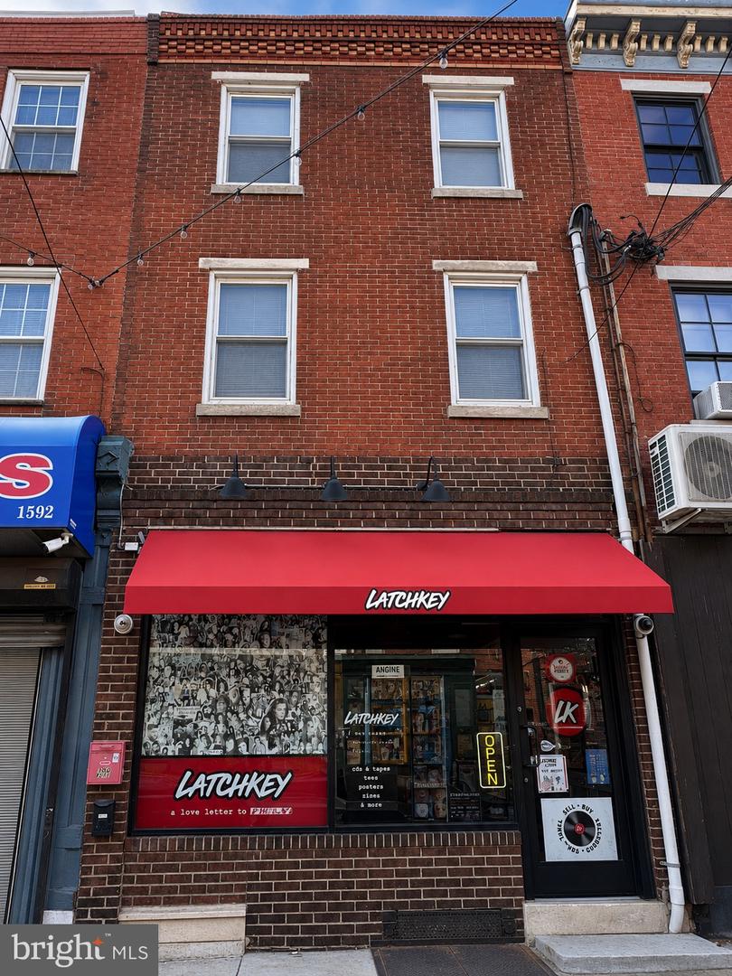 1502 E Passyunk Ave Property Photo 1