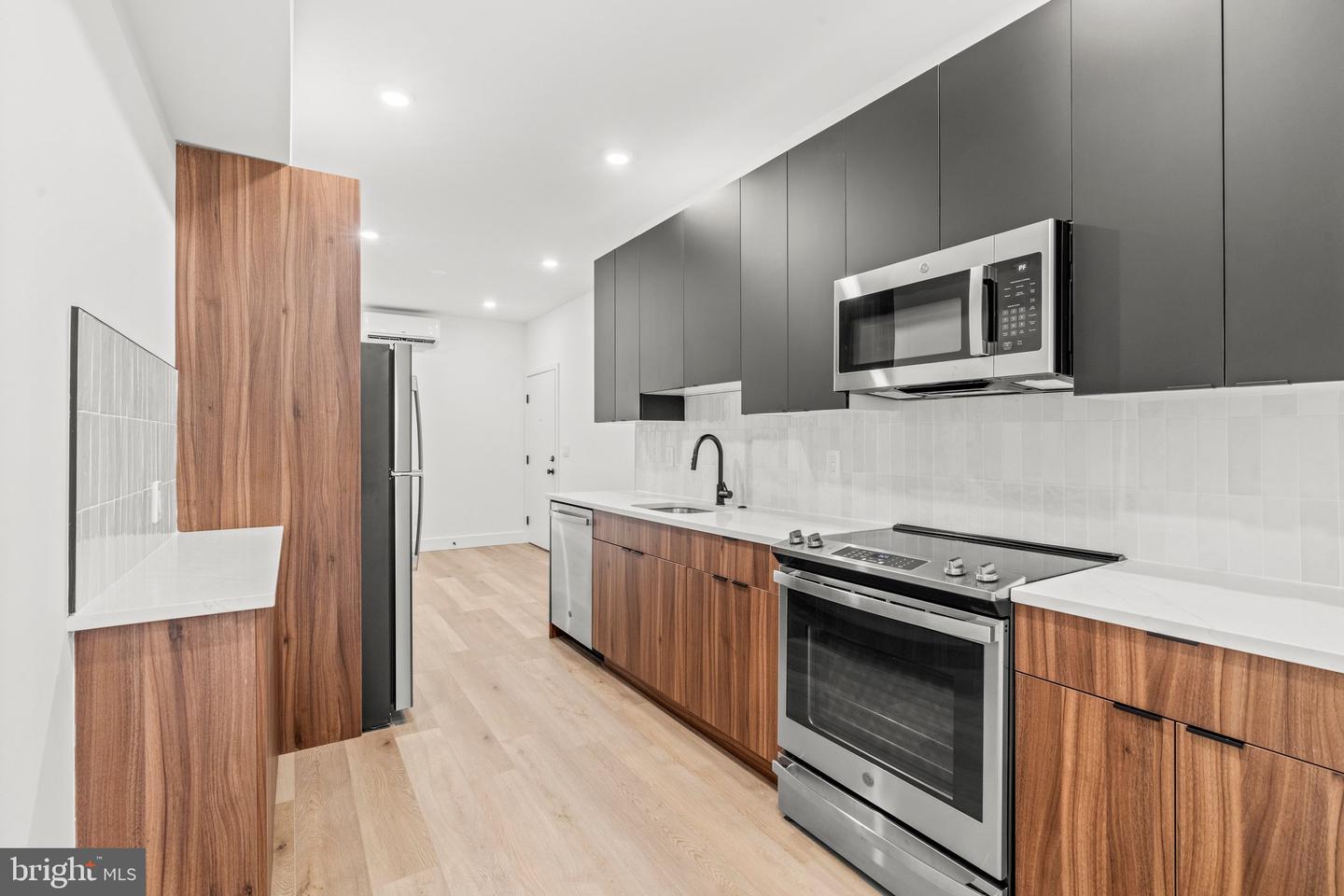 4710 WOODLAND AVE #2 Property Photo 1