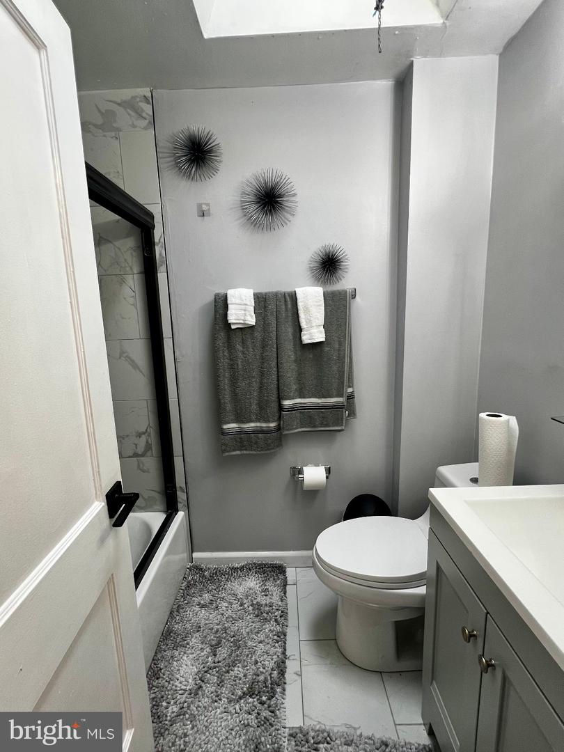 2 E Mcpherson St Property Photo 10