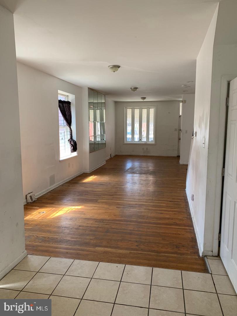 2037 N Gratz St Property Photo 3