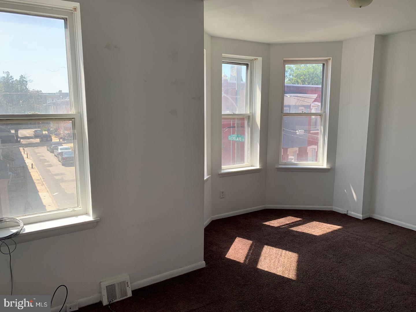 2037 N Gratz St Property Photo 6