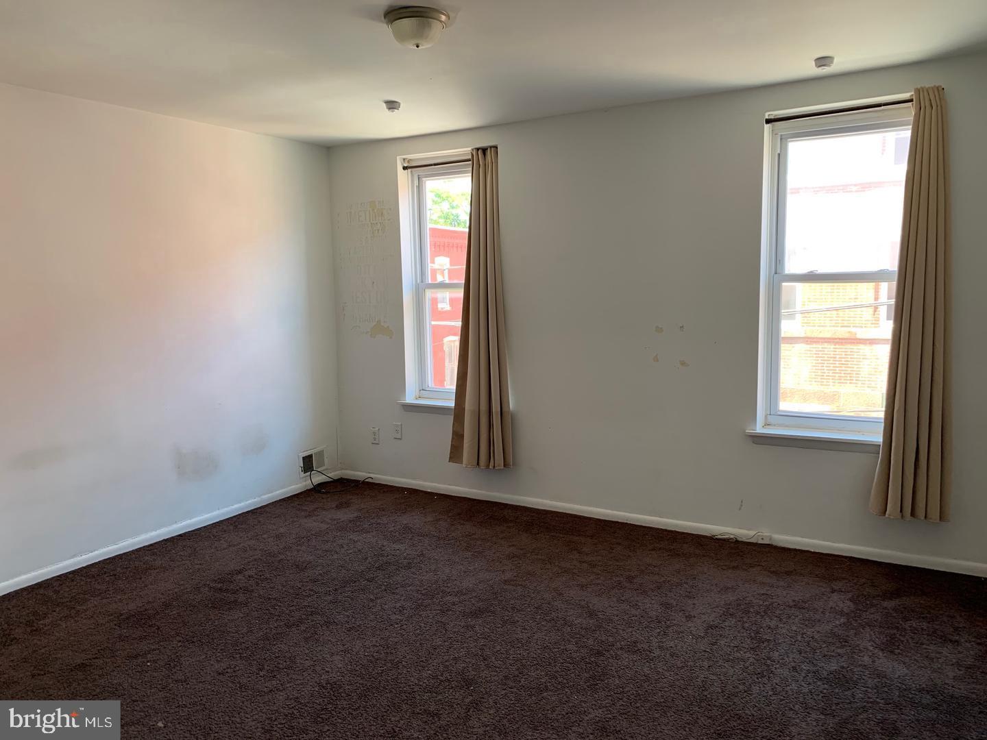 2037 N Gratz St Property Photo 7