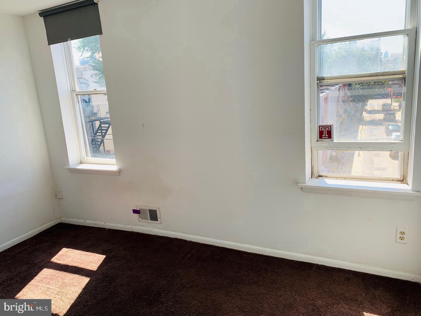 2037 N Gratz St Property Photo 11