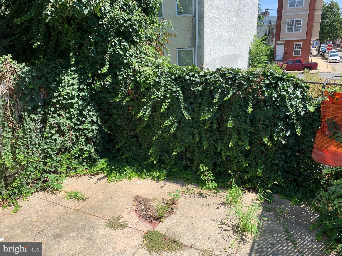 2037 N Gratz St Property Photo 16