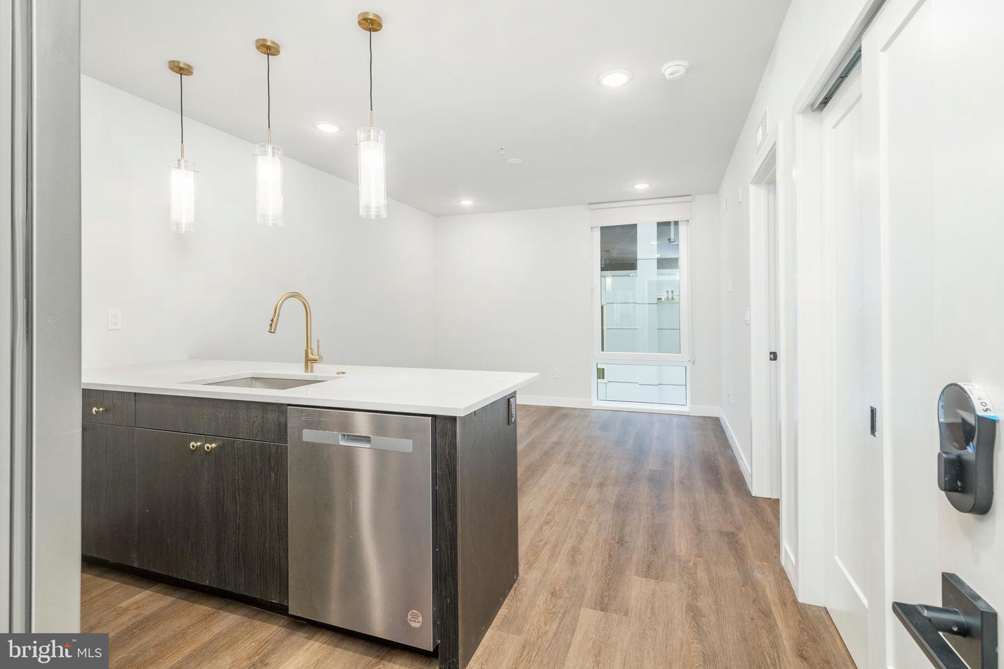 1102 GERMANTOWN AVE #405 Property Photo 1