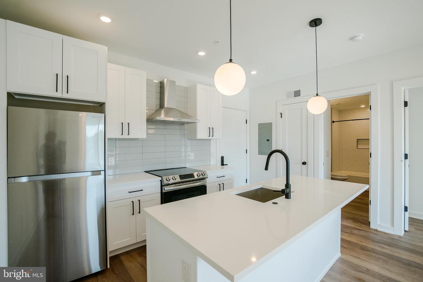 5904 GERMANTOWN AVE #505 Property Photo 1