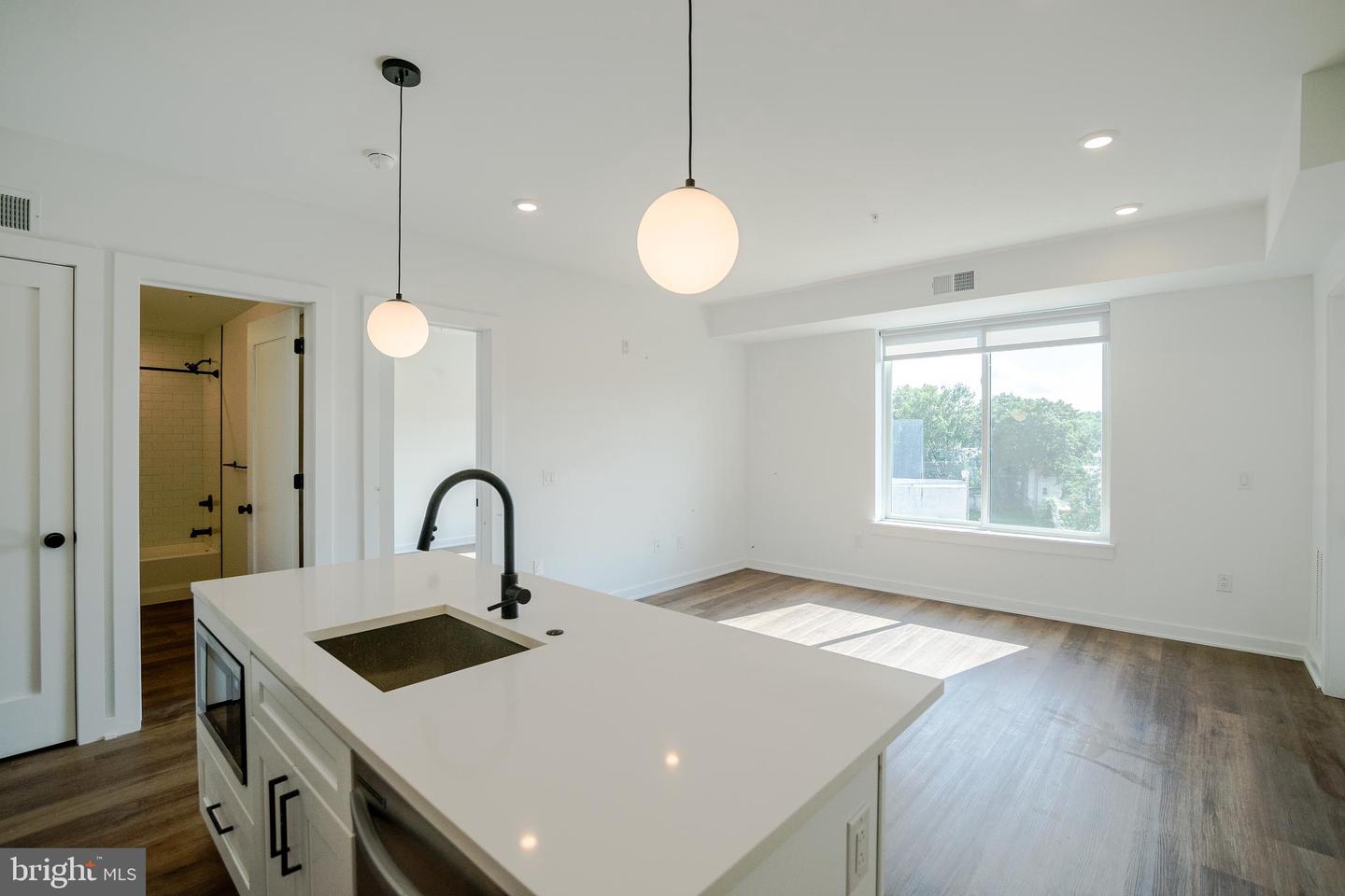 5904 Germantown Ave #505 Property Photo 2