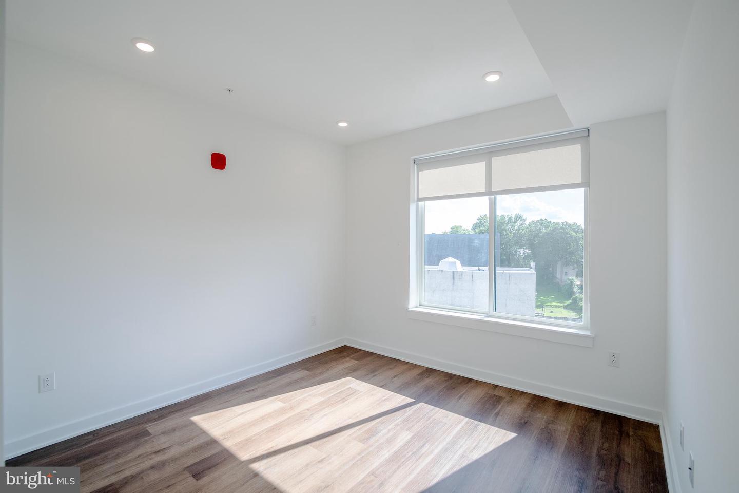 5904 Germantown Ave #505 Property Photo 8