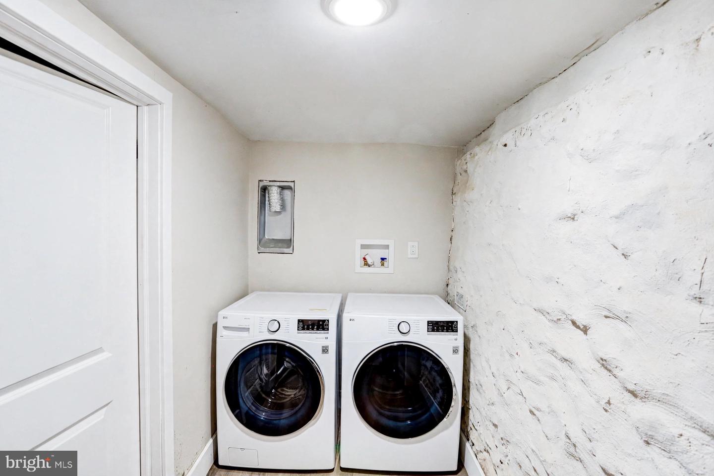 910 N Markoe St Property Photo 15