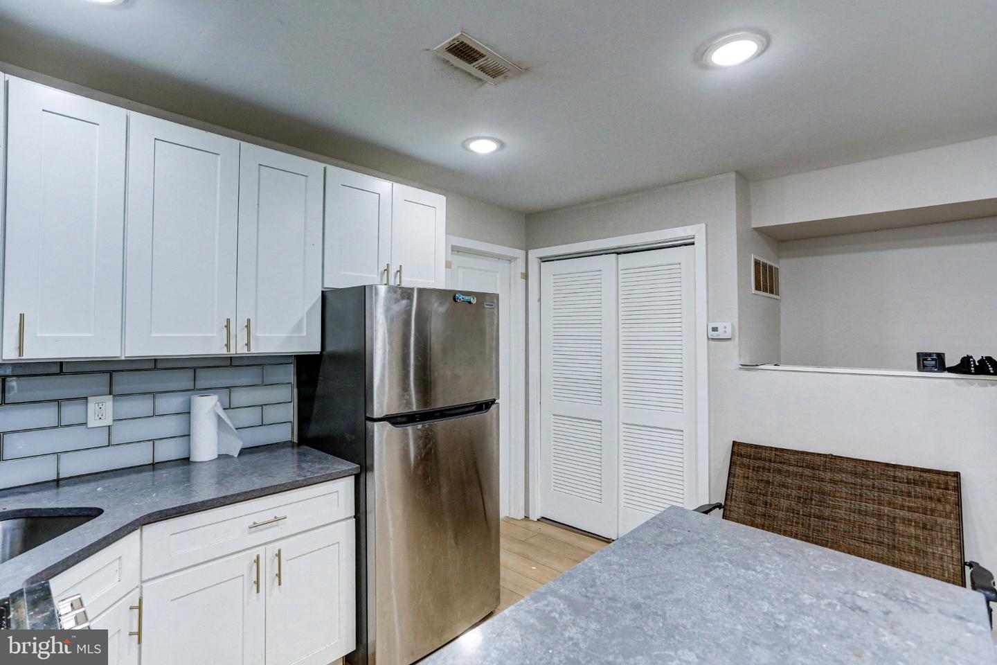 910 N Markoe St Property Photo 19
