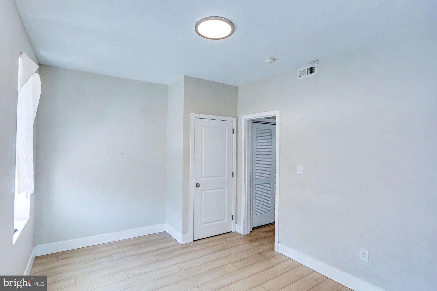 910 N Markoe St Property Photo 24