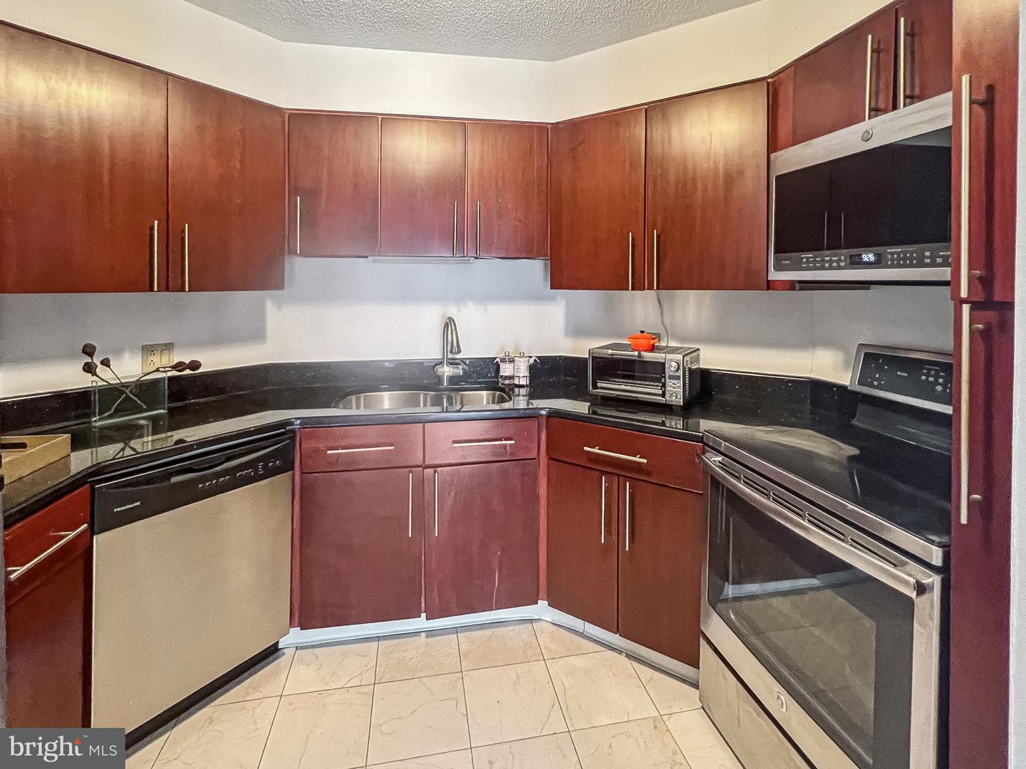 2018 Walnut St #29k Property Photo 4