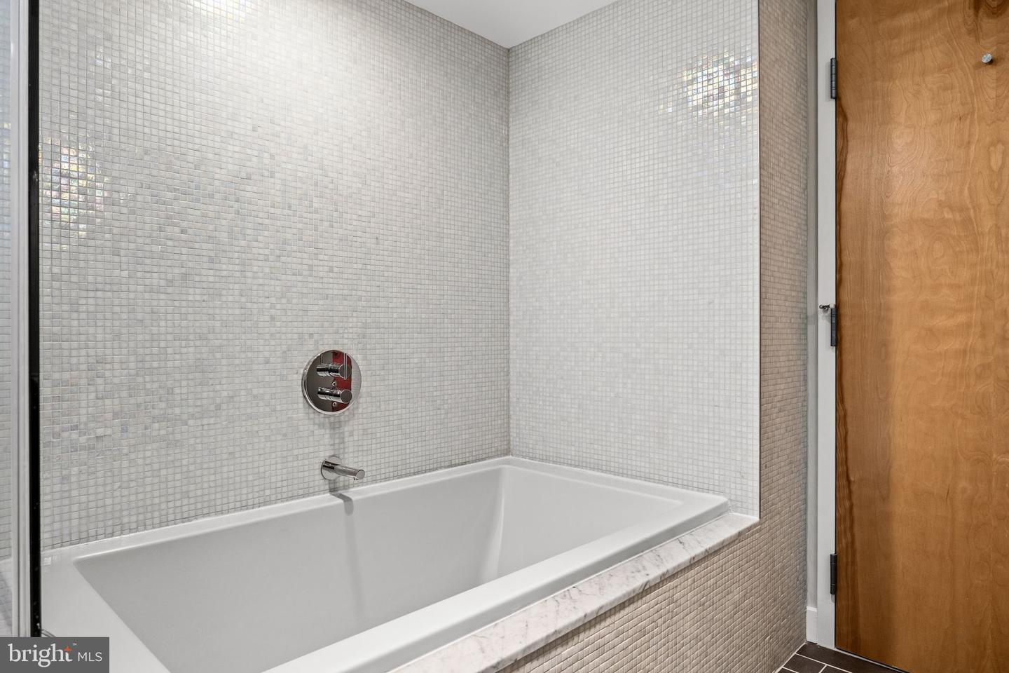 1101 Washington Ave #705 Property Photo 21