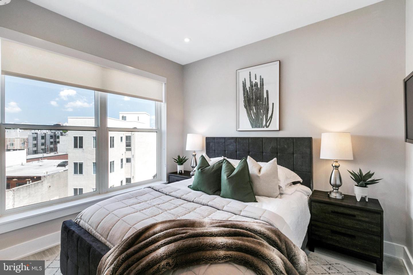 1533-1535 Ridge Ave #503 Property Photo 6