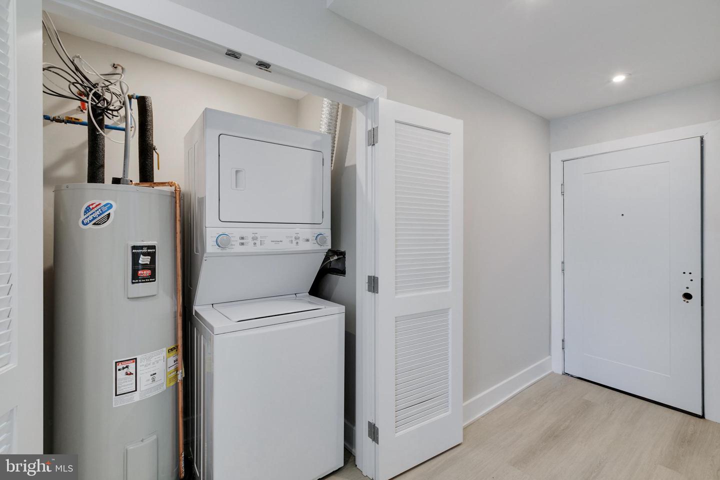 1533-1535 Ridge Ave #503 Property Photo 13