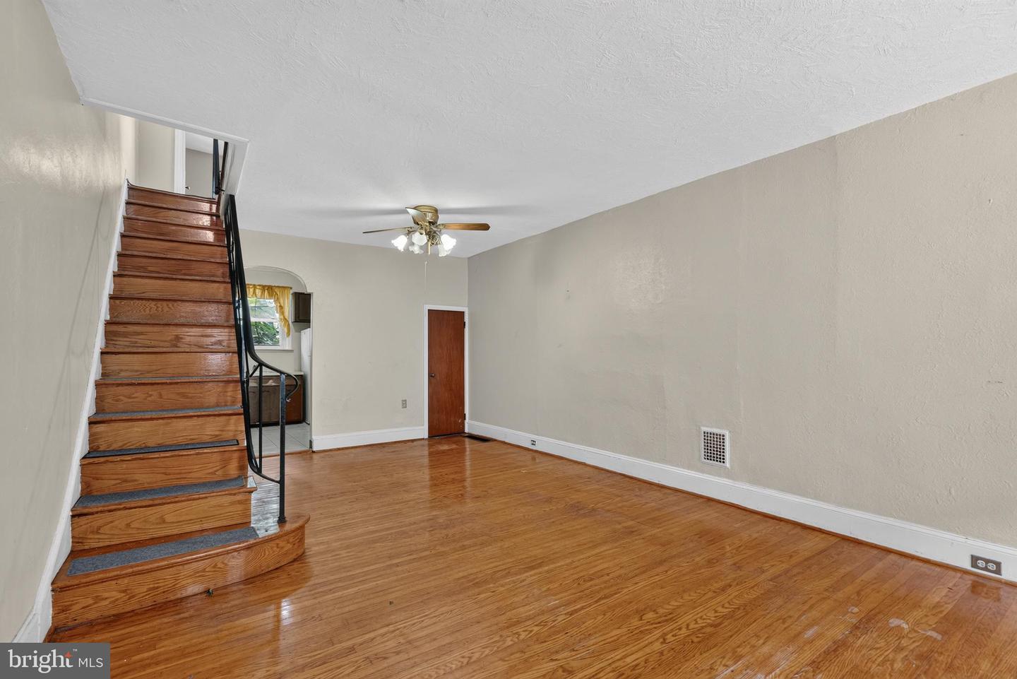 1844 S Carlisle St Property Photo 4