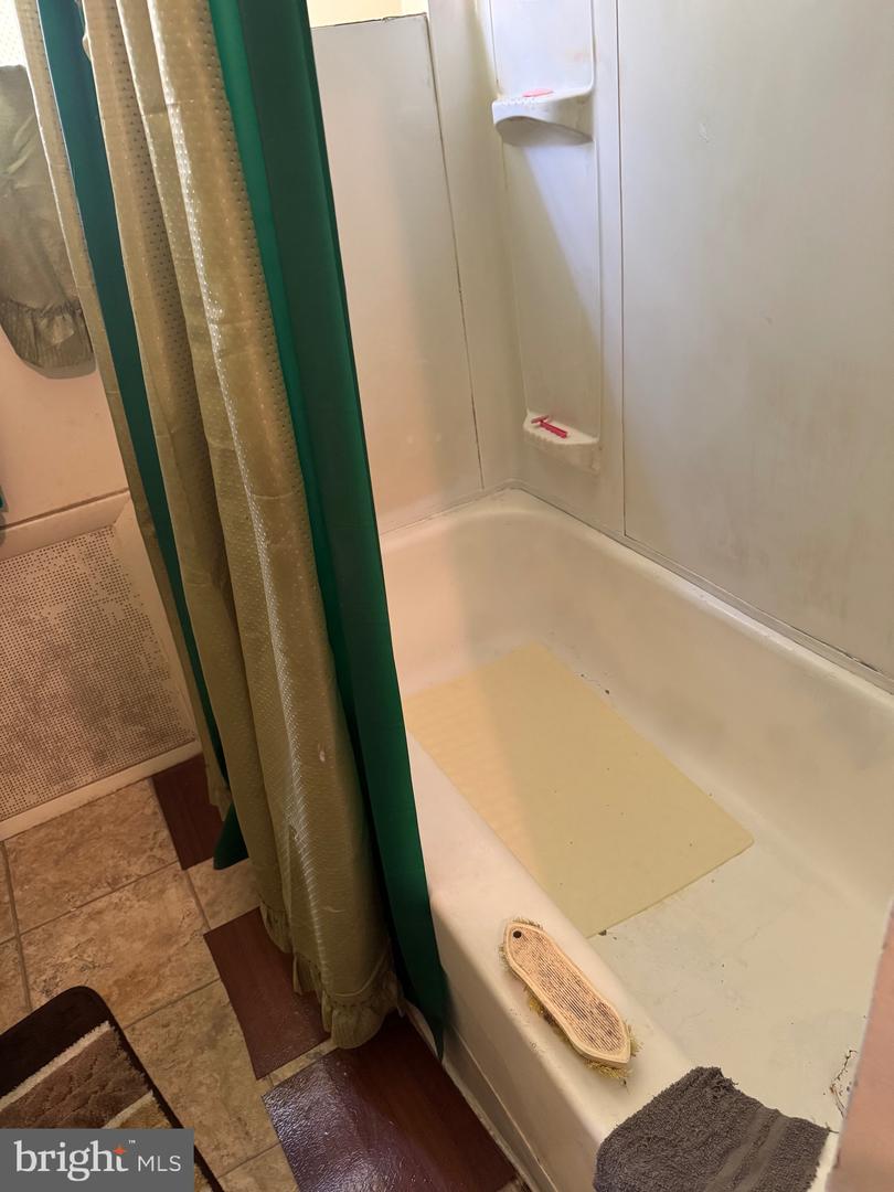 2527 S 68th St Property Photo 12