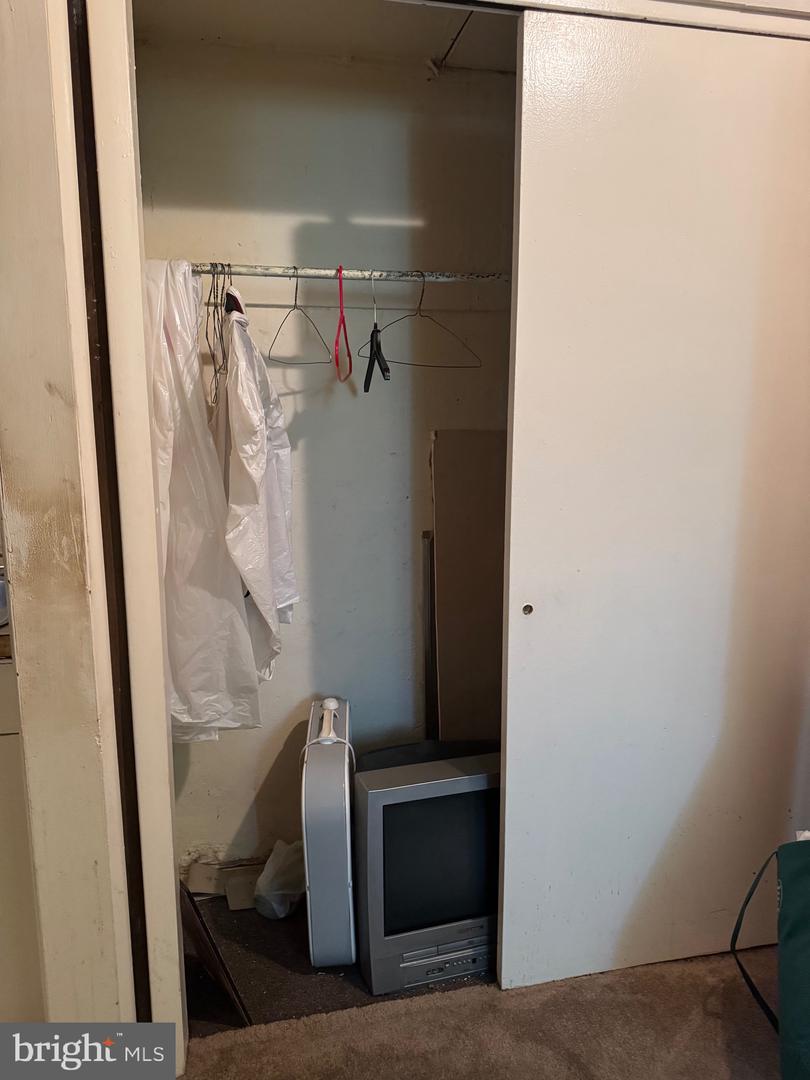 2527 S 68th St Property Photo 16