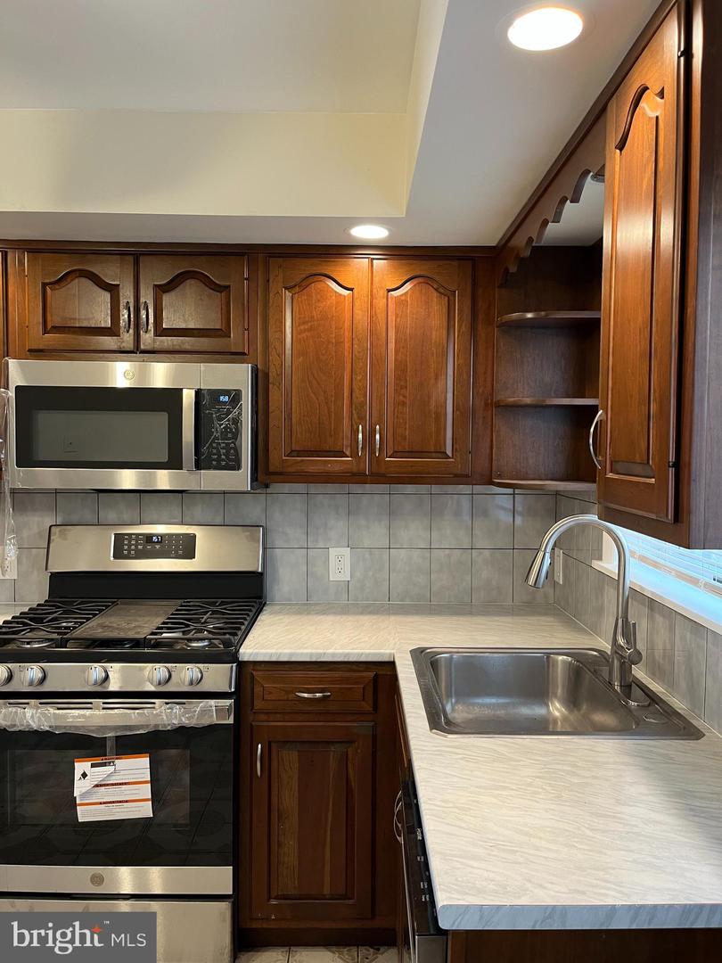 4047 Dexter Property Photo 6
