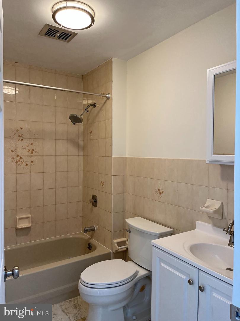 4047 Dexter Property Photo 14