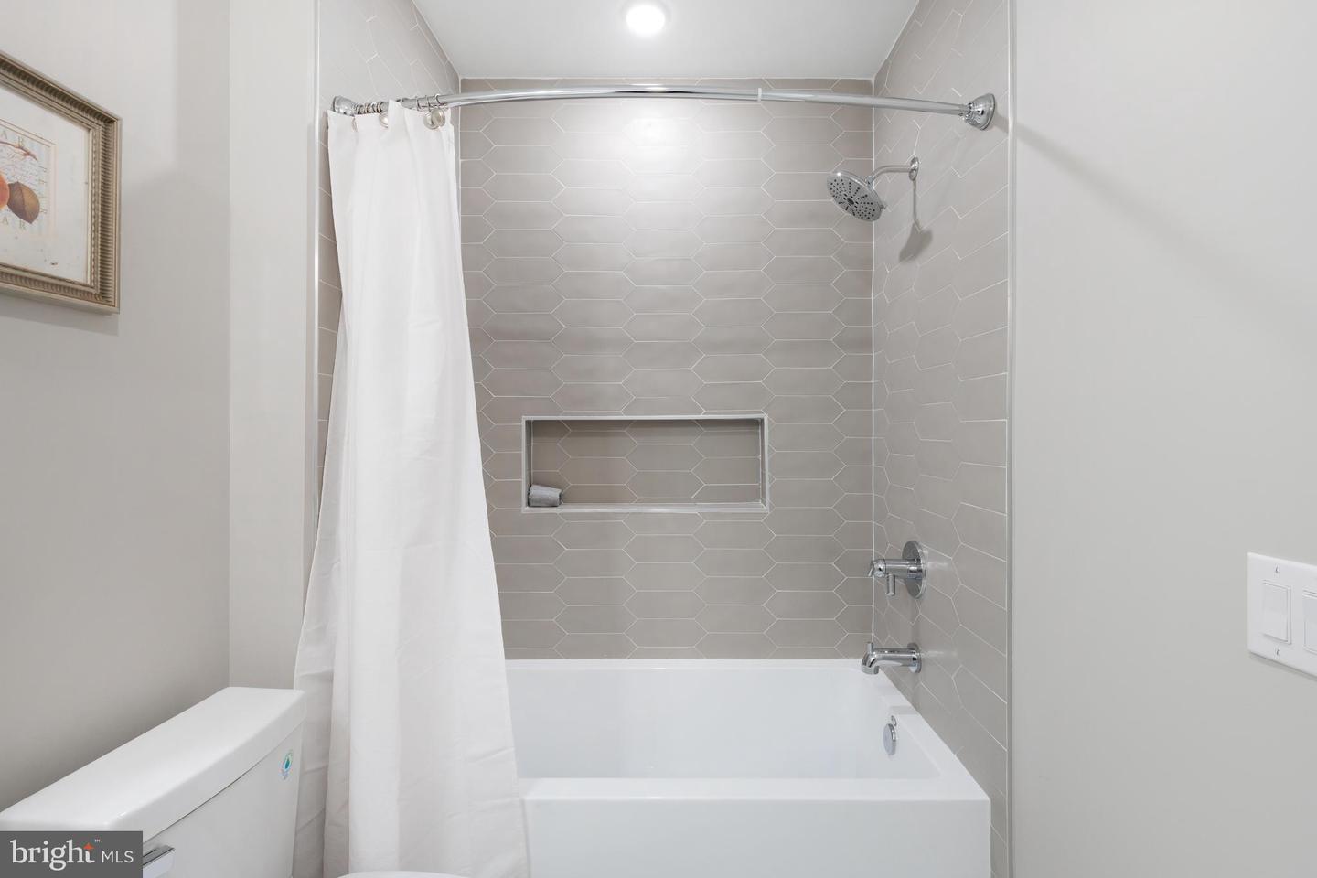52 W Washington Ln #304 Property Photo 20