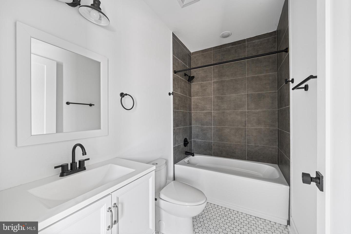 1614 Ridge Ave #305 Property Photo 10