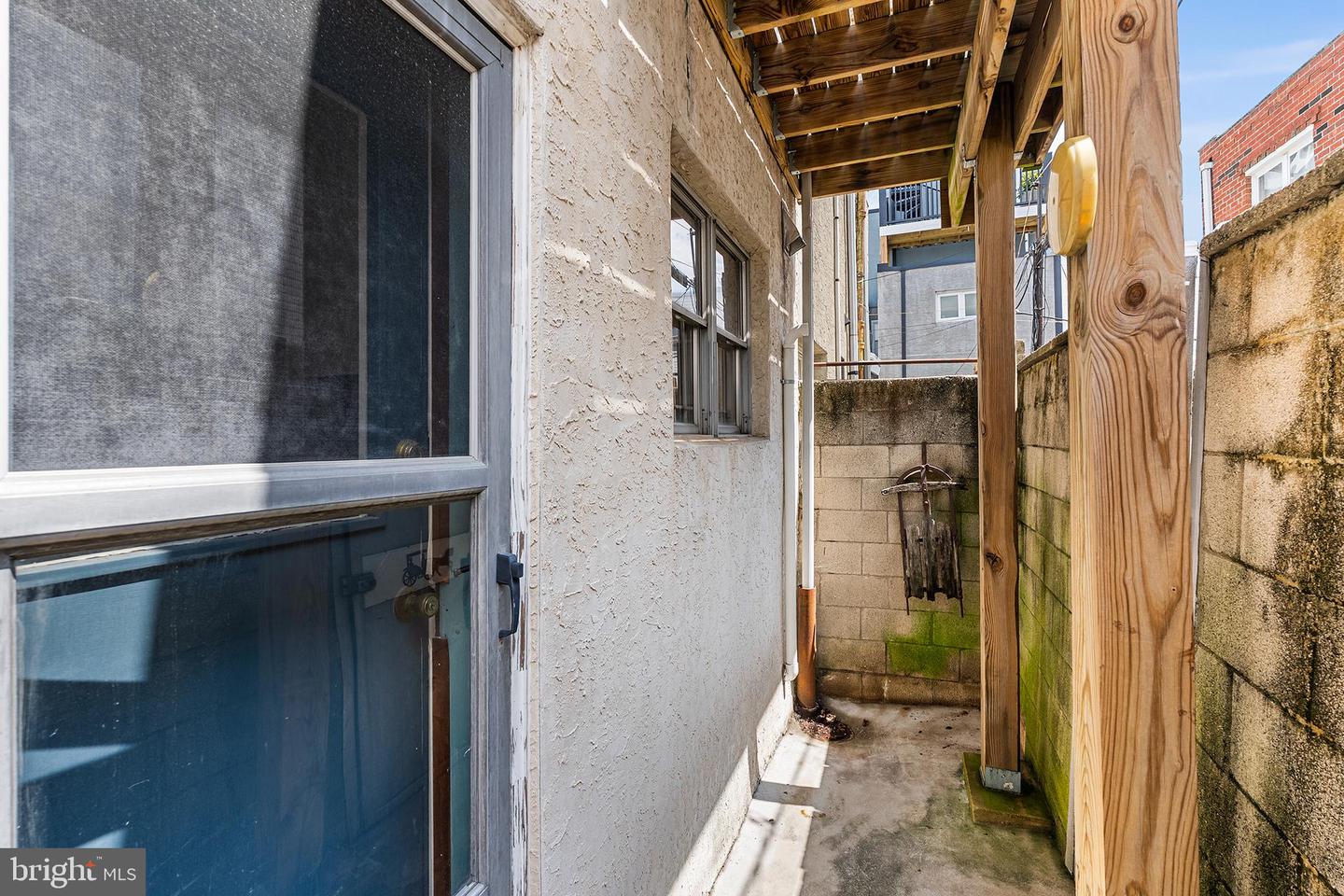 706 Salter St Property Photo 9