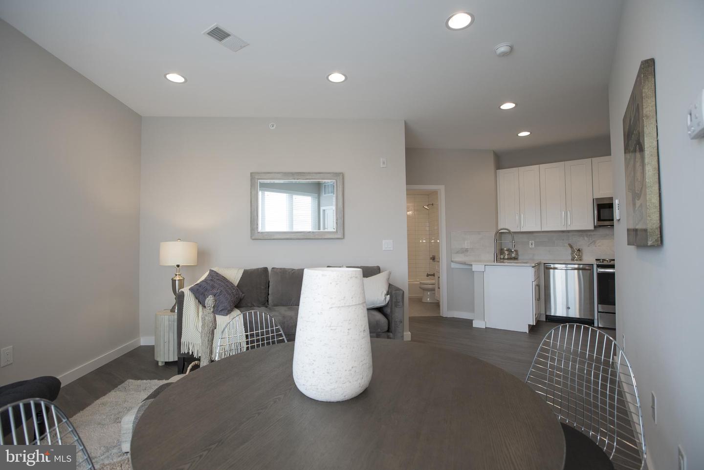 1508 Ridge Ave #202 Property Photo 4