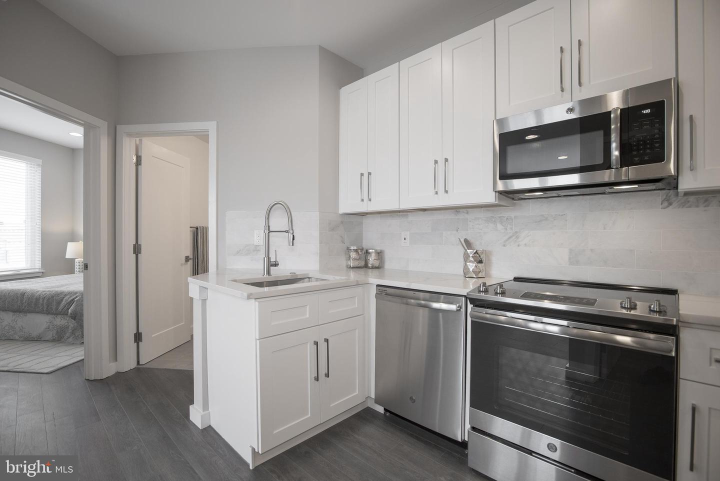 1508 Ridge Ave #202 Property Photo 6